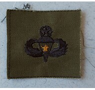 Odznaka haftowana - U.S. ARMY COMBAT PARACHUTIST (1st Award) - (Master) - Zielony