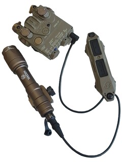 WADSN - Dbal-A2 czerwony laser + M600 + dual switch - FDE